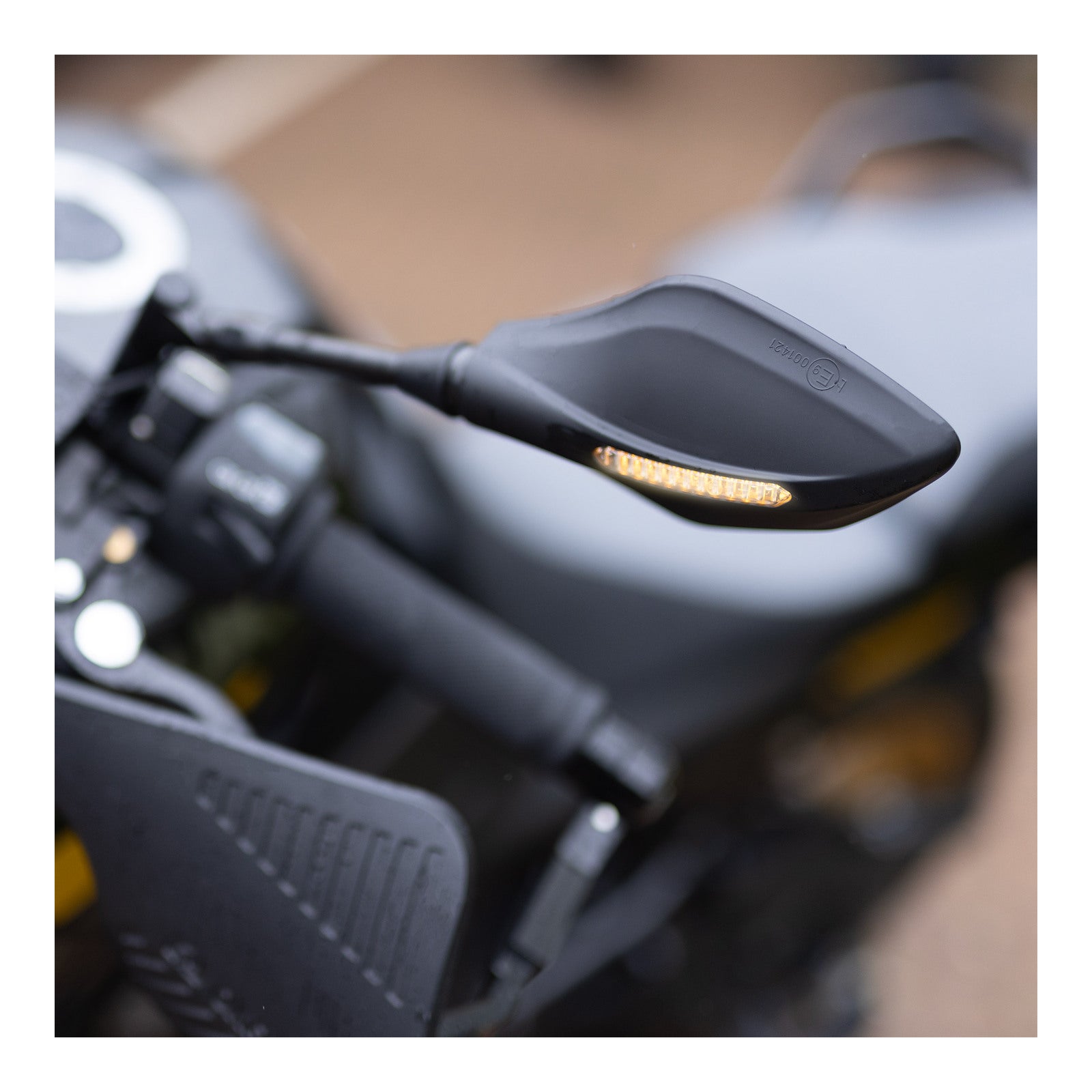 Oxford Signal Mirror - Right M10x1.25 Right-hand Thread